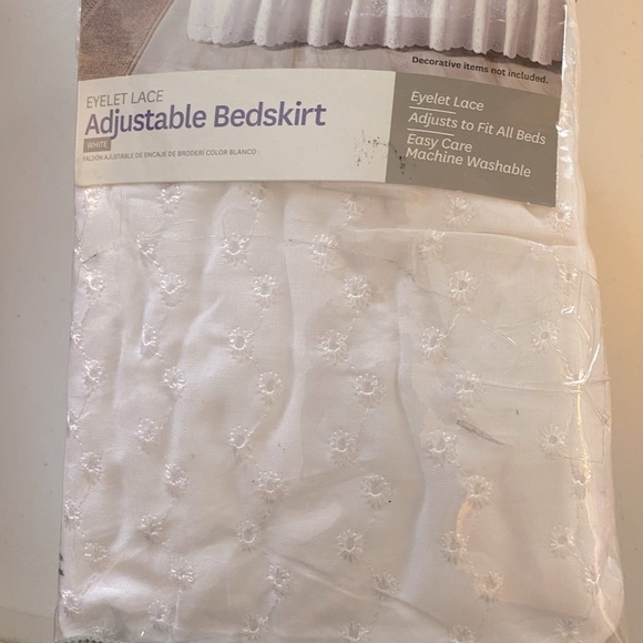 Better Homes and Gardens White Solid Cotton-Poly Bedskirt, fits any size bed! - Picture 6 of 6